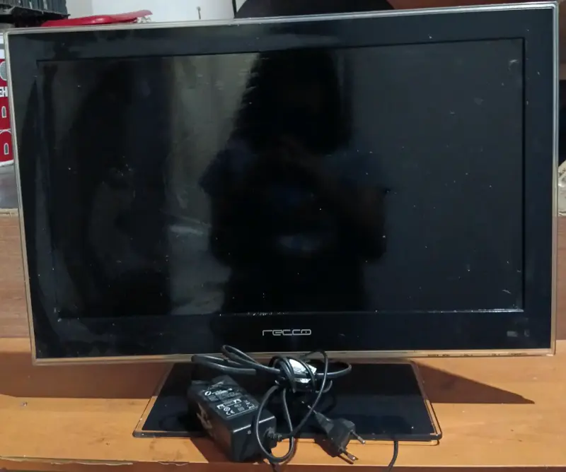 Televisor RECCO 22 pulgadas.