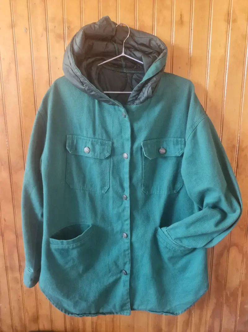 Chaqueta verde con capucha - 1