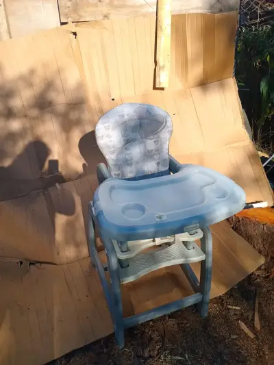 Silla de comer para bebé marca bebesyt - miniatura 3
