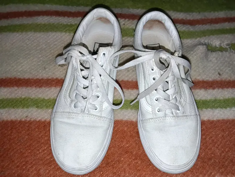 Zapatillas blancas casuales Vans. - 1