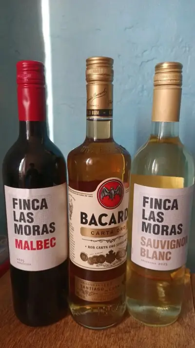 Set de botellas de licor y vino - miniatura 1