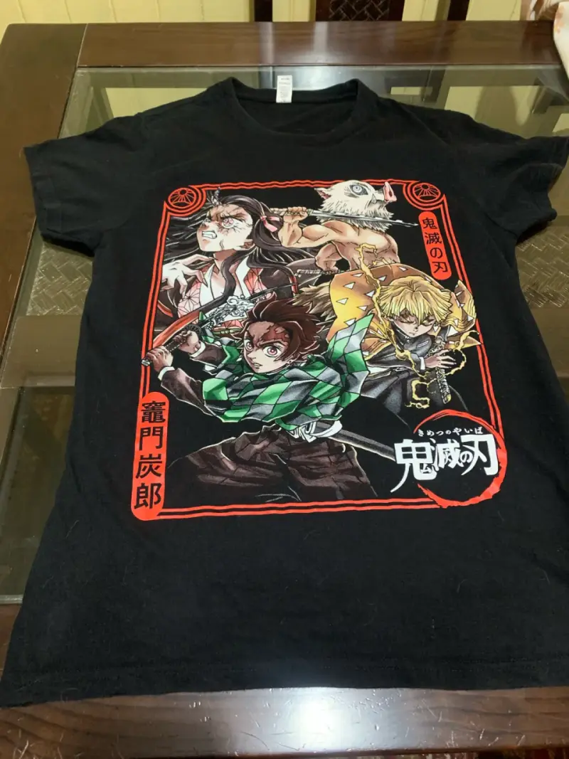 Polera negra de anime Demon Slayer - 1