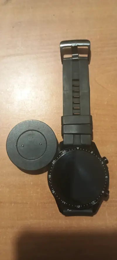 Smartwatch negro con cargador - miniatura 1