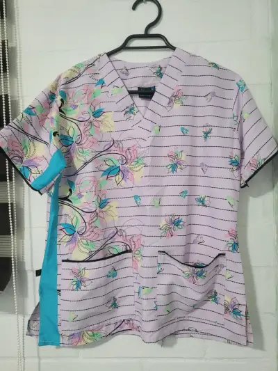 Uniformes clinicos - miniatura 4