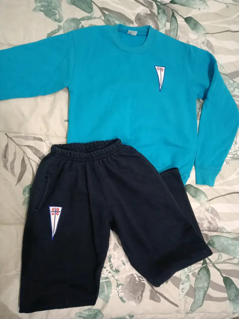 Conjunto deportivo azul y negro - 4