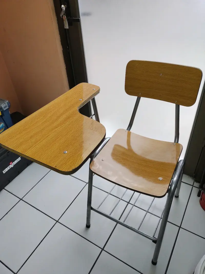 Silla escolar con escritorio universitaria - 1