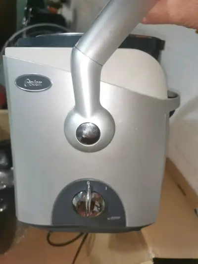 Extractor de jugos Oster Pro - miniatura 2