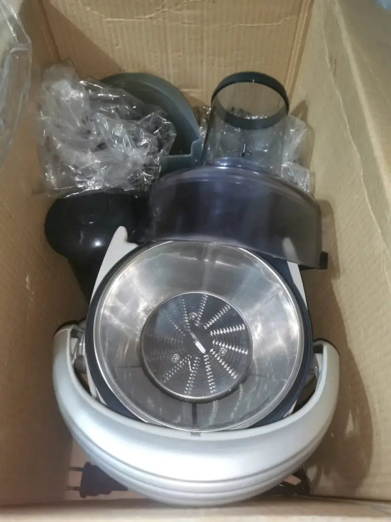 Extractor de jugos Oster Pro - 3