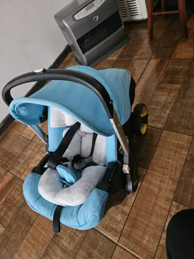 Coche Doona se transforma en silla de auto - miniatura 4