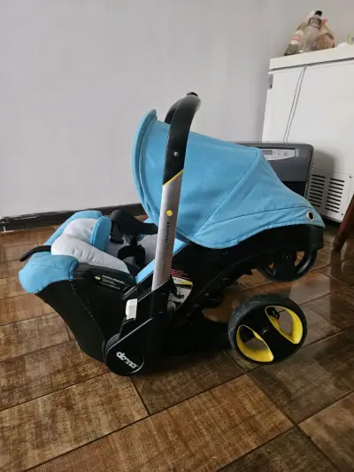 Coche Doona se transforma en silla de auto - miniatura 5