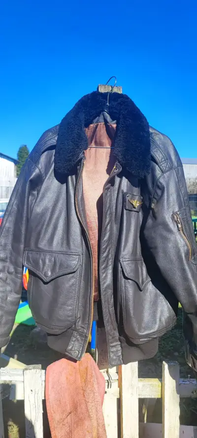 Chaqueta de  piloto cuero con cuello de piel - miniatura 1
