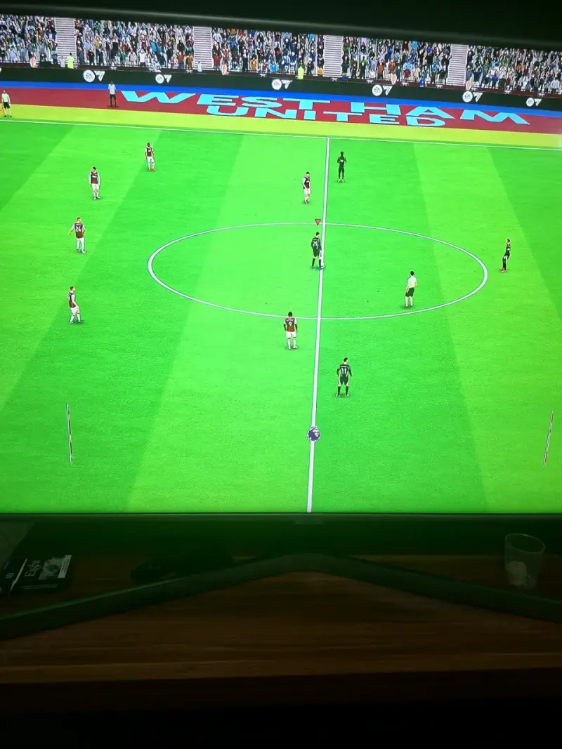 Consola PS4 con dos controles - 4