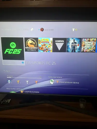 Consola PS4 con dos controles - miniatura 5