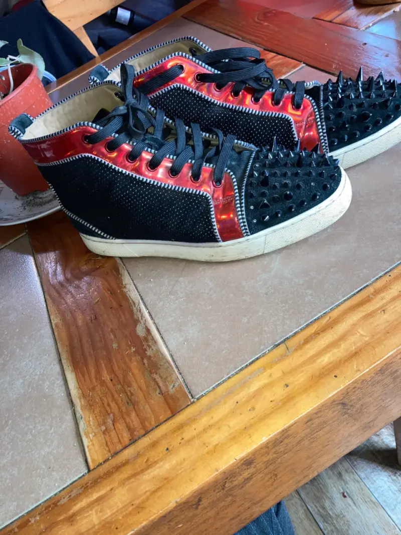 Zapatillas negras, christian loubutin, originales - 1