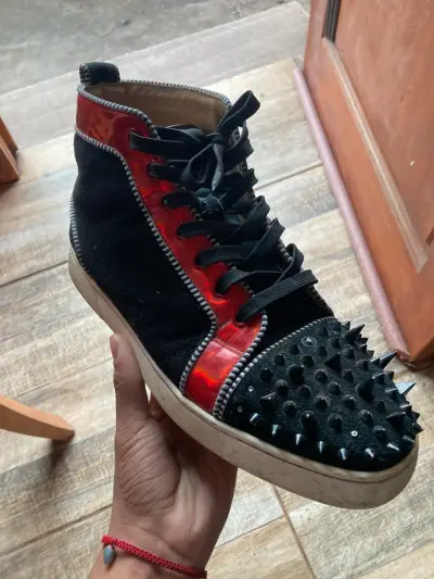 Zapatillas negras, christian loubutin, originales - miniatura 2