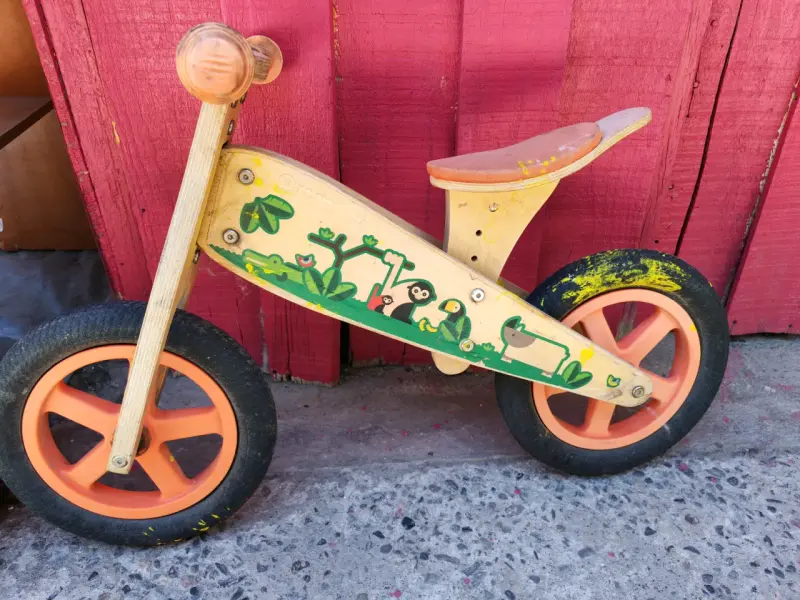 Bicicleta de equilibrio infantil