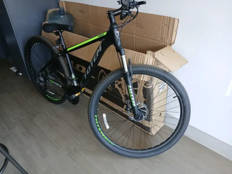 Bicicleta Totem MTB negra y verde - 1