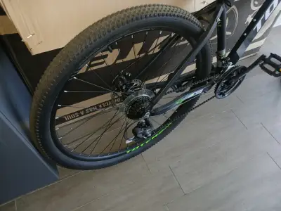 Bicicleta Totem MTB negra y verde - miniatura 3