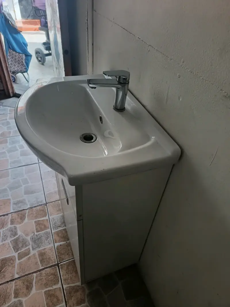 Lavamanos blanco con mueble - 2