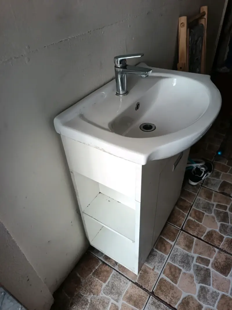 Lavamanos blanco con mueble - 5