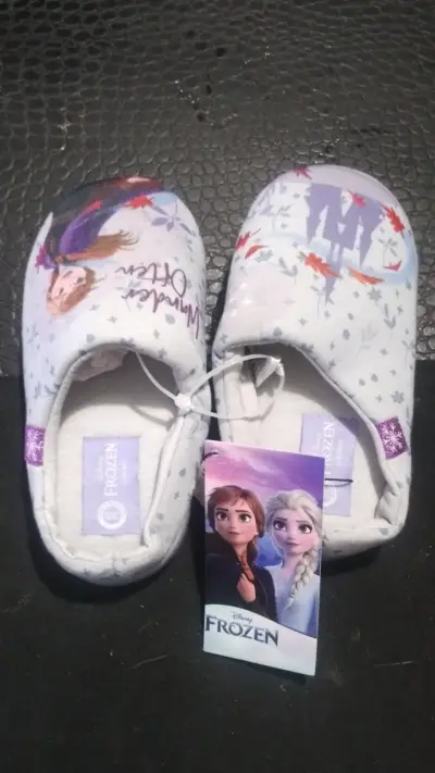 Pantuflas Frozen y Mickey mouse - miniatura 2