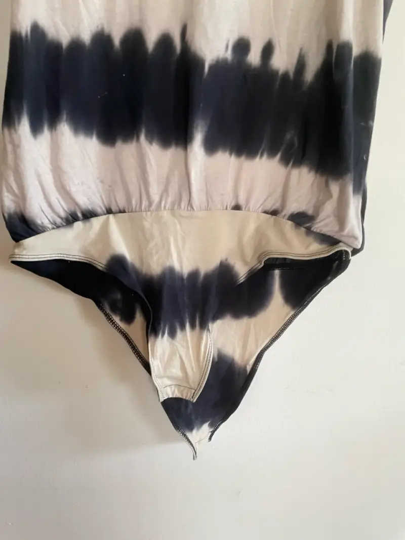 Body tie-dye blanco y negro - 3