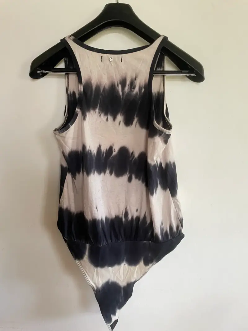 Body tie-dye blanco y negro - 4