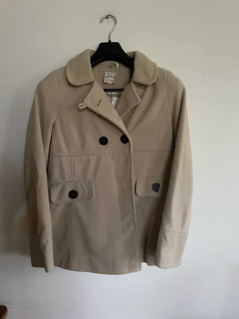 Abrigo beige de invierno - 1