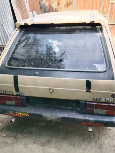 Auto antiguo para repuestos - miniatura 4