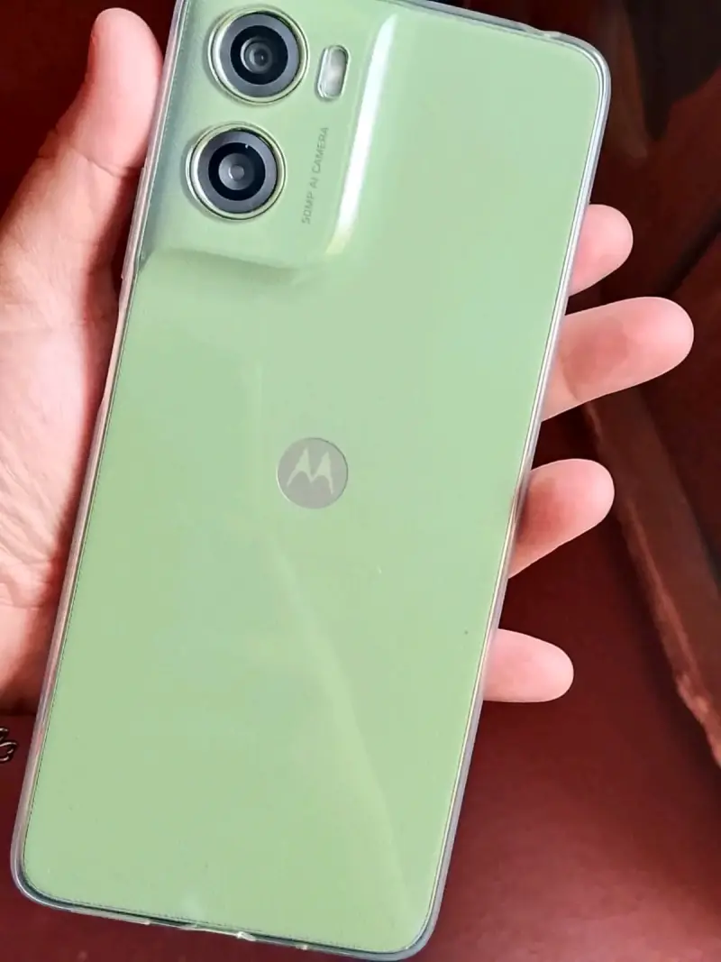 Smartphone con funda transparente - 2