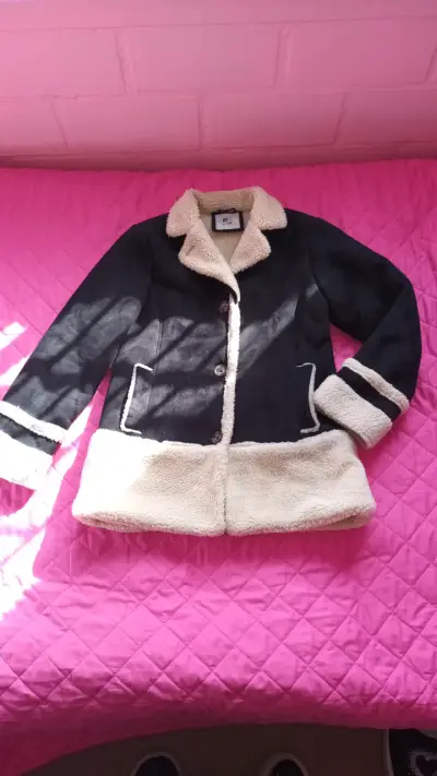 Chaqueta negra con forro polar - miniatura 1