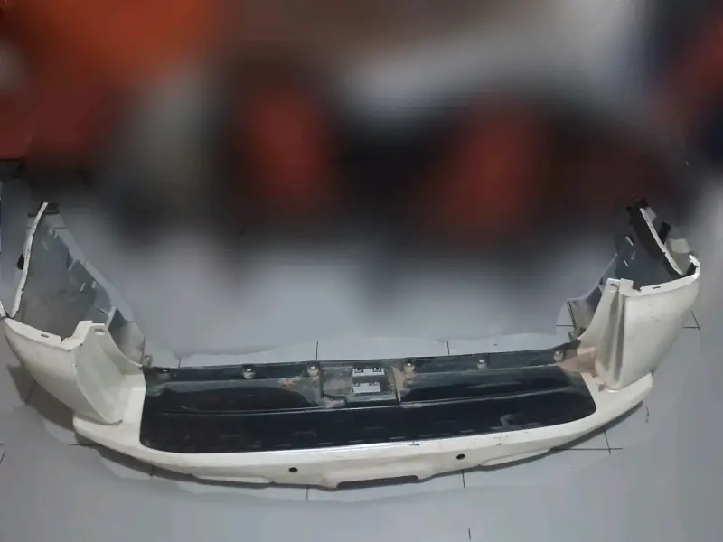 Parachoque Trasero Toyota 4 Runner 2011-2020 - 1
