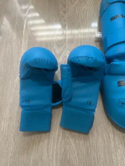 Set de guantes y canilleras SMAI - miniatura 2