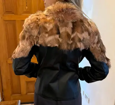 Chaqueta de cuero con piel - miniatura 4