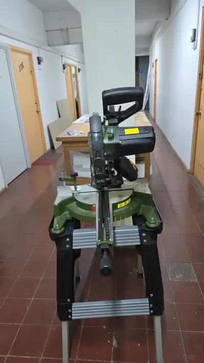 Sierra ingleteadora telescópica verde - miniatura 4