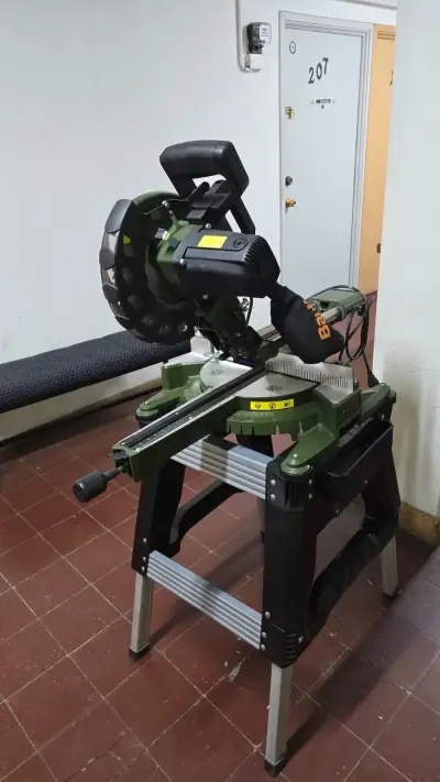 Sierra ingleteadora telescópica verde - miniatura 6