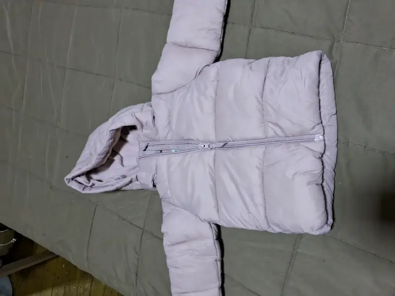 Chaqueta acolchada gris con capucha - 1