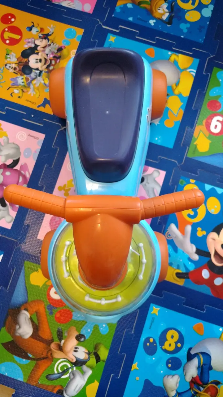 Triciclo para niños colores vivos - 1