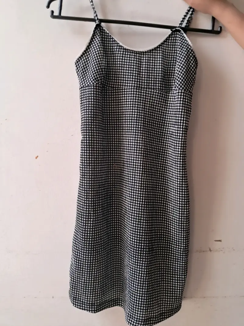 Vestido a cuadros blanco y negro