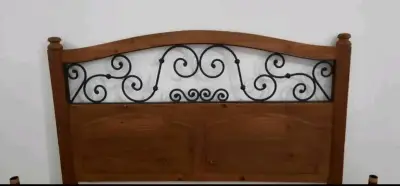Respaldar de cama madera pino oregon y metal - miniatura 1