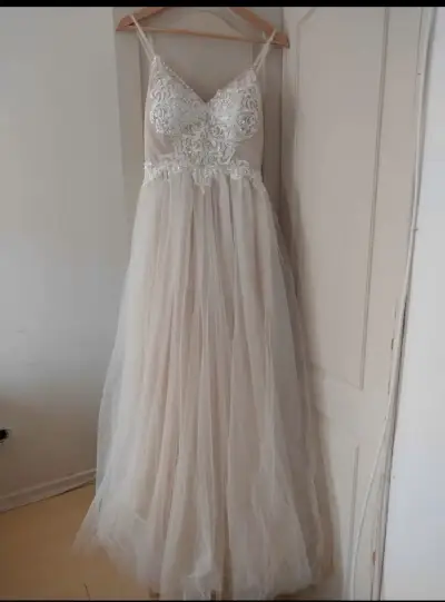 Vestido de novia elegante - miniatura 1