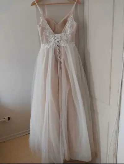 Vestido de novia elegante - miniatura 3