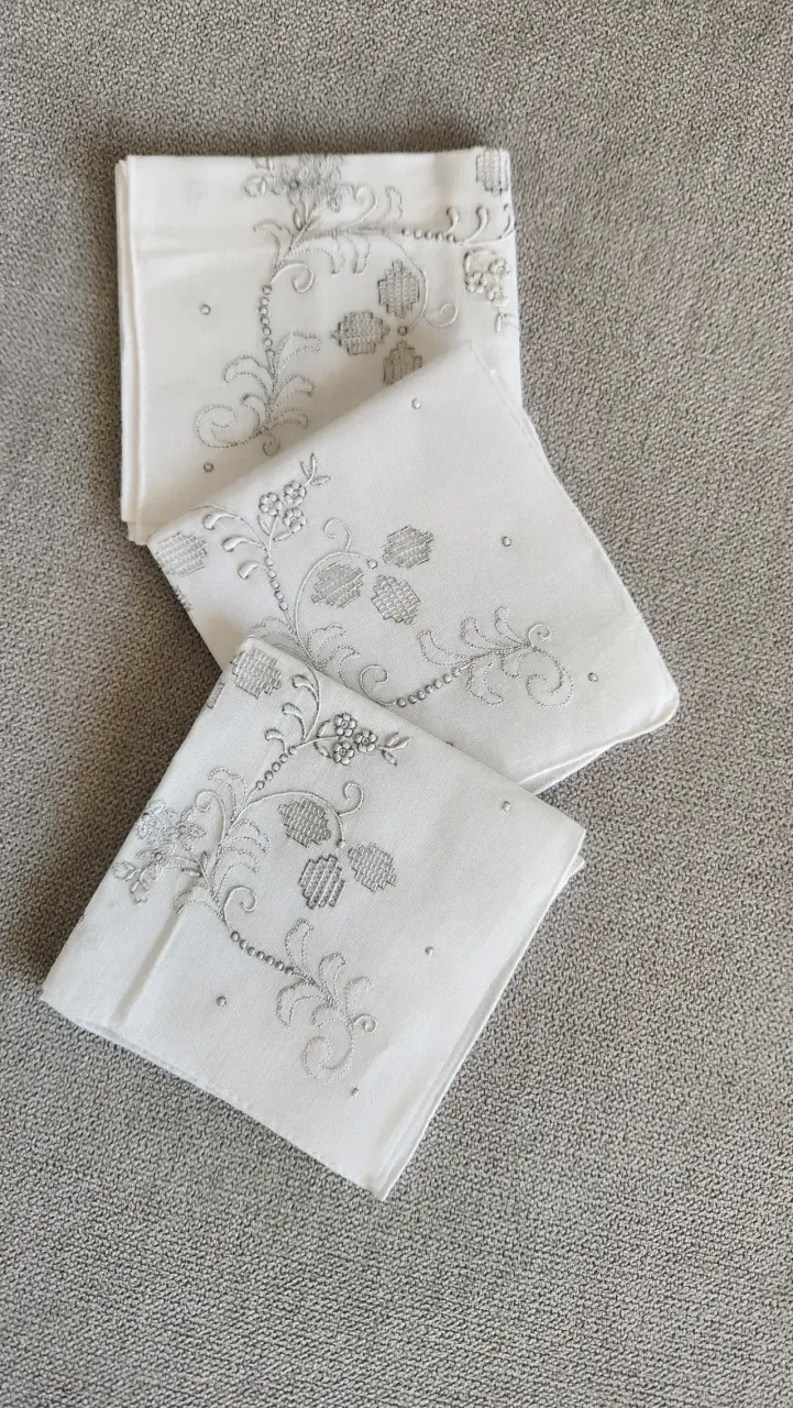 Pañuelos vintage bordados años 80 - 1