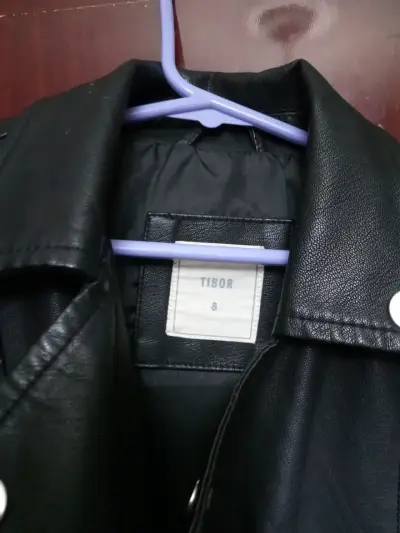 Chaqueta ecocuero negro niña - miniatura 2