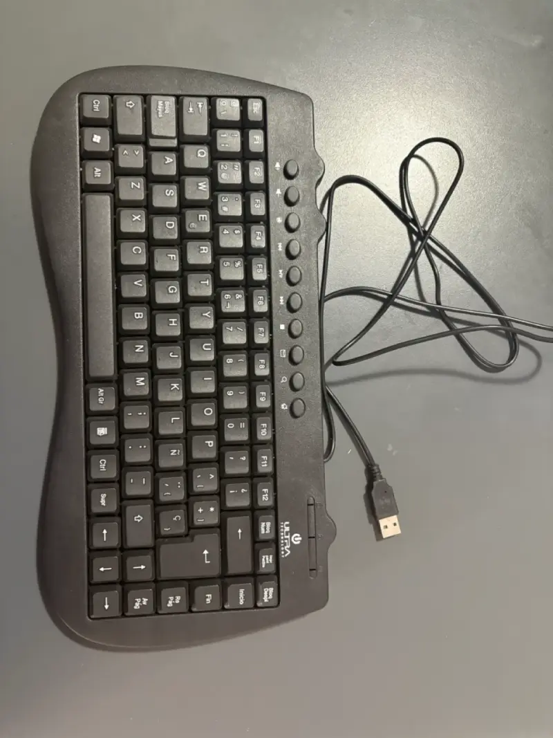 Teclado USB negro ergonómico
