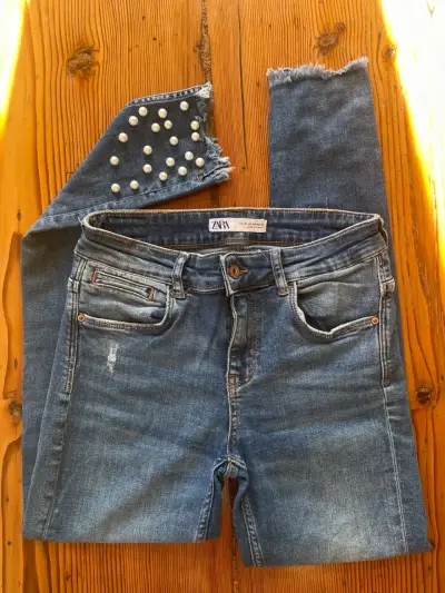 Jeans Zara con perlas 36 - miniatura 1