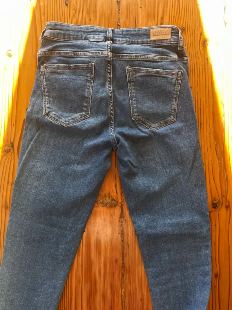 Jeans Zara con perlas 36 - 4