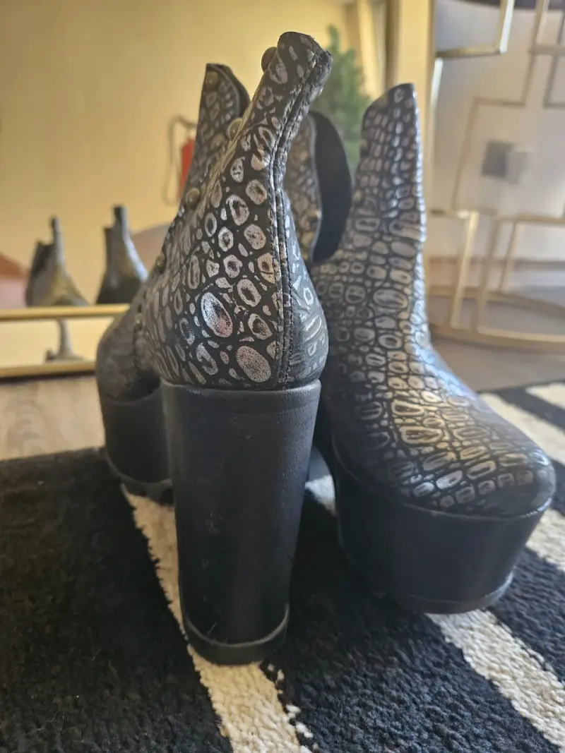 Botines con plataforma y estampado - 2