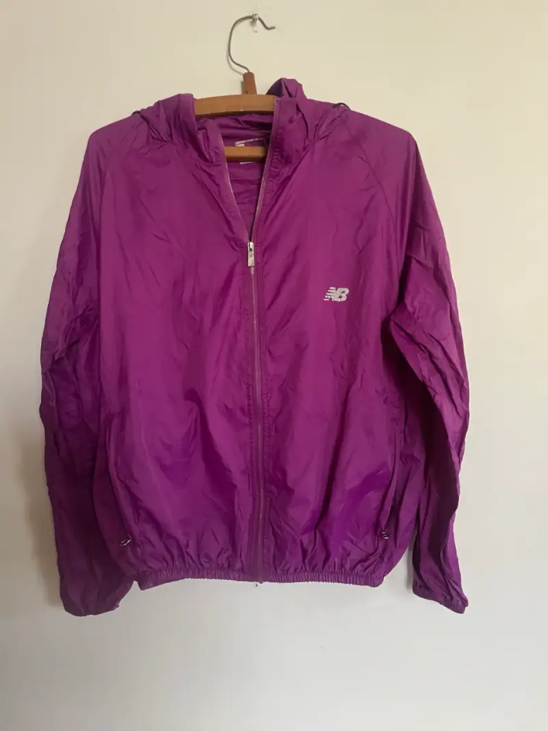 Chaqueta morada New Balance - 1