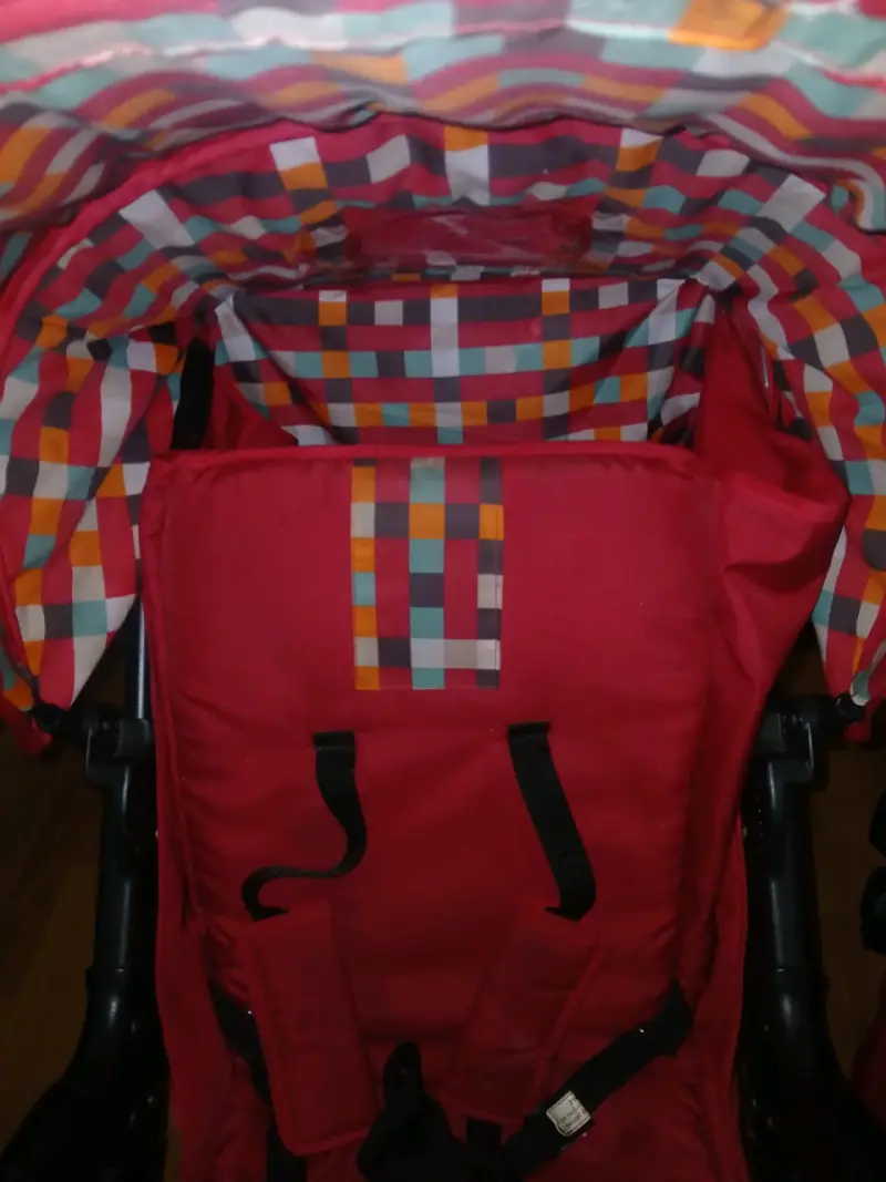 Coche de bebé rojo plegable - 6
